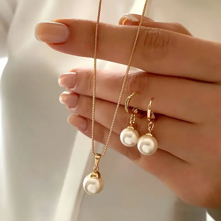 Pearl Harmony | Gold Necklace &amp; Earrings Set